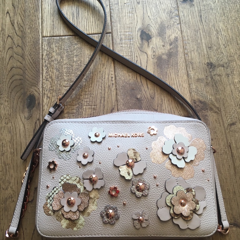 Crossbody rose gold Michael Kors Mercer bag